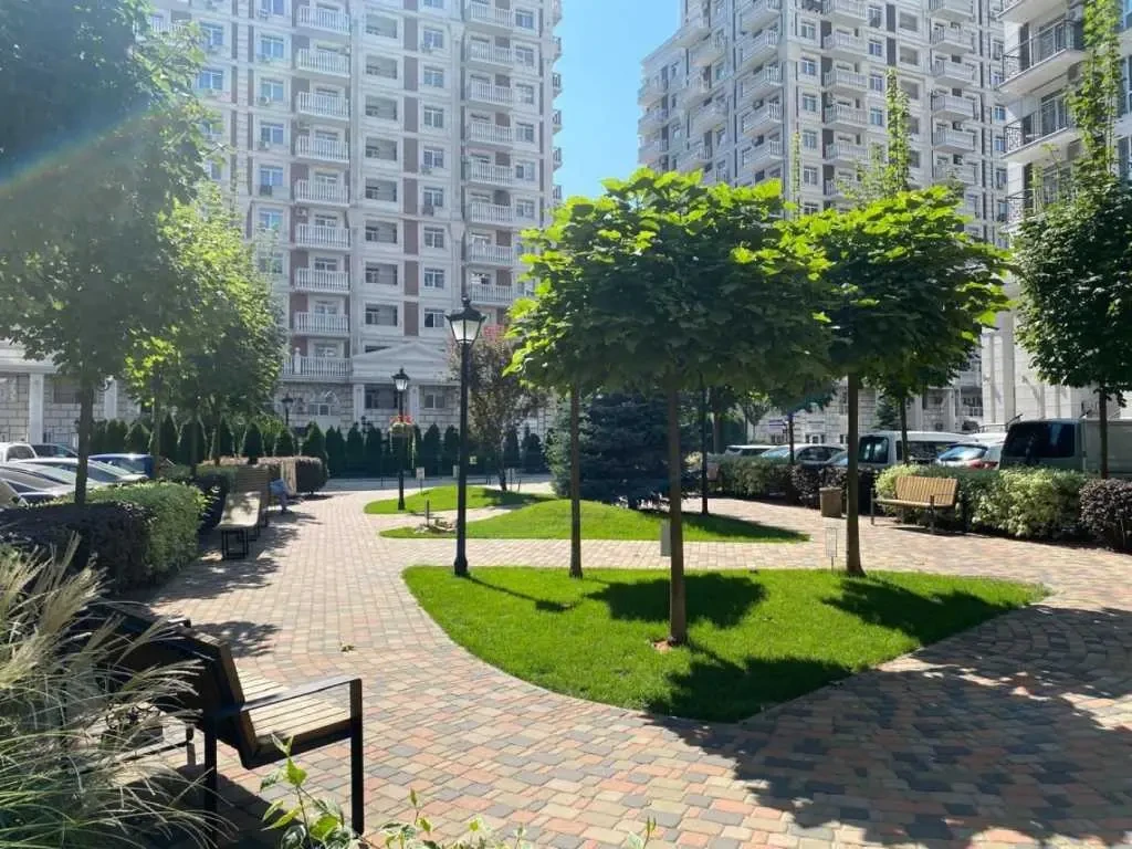 торгові площі Київ, Голосіївський, Михайла Максимовича 24г 13