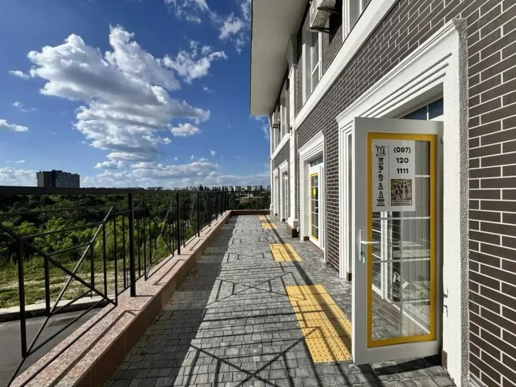 торгові площі Київ, Голосіївський, Михайла Максимовича 24г