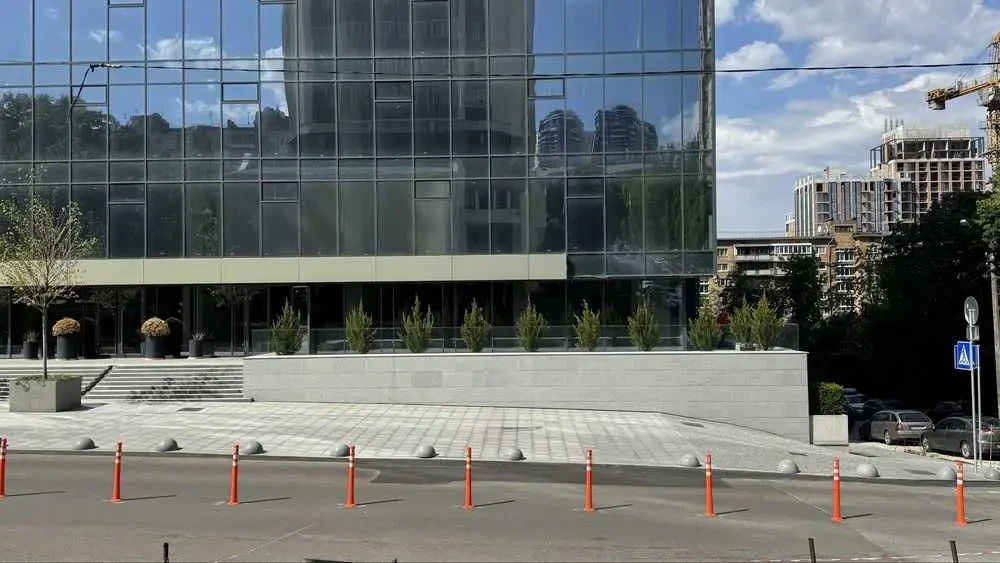 торгові площі Київ, Печерський, Предславинська 20 8