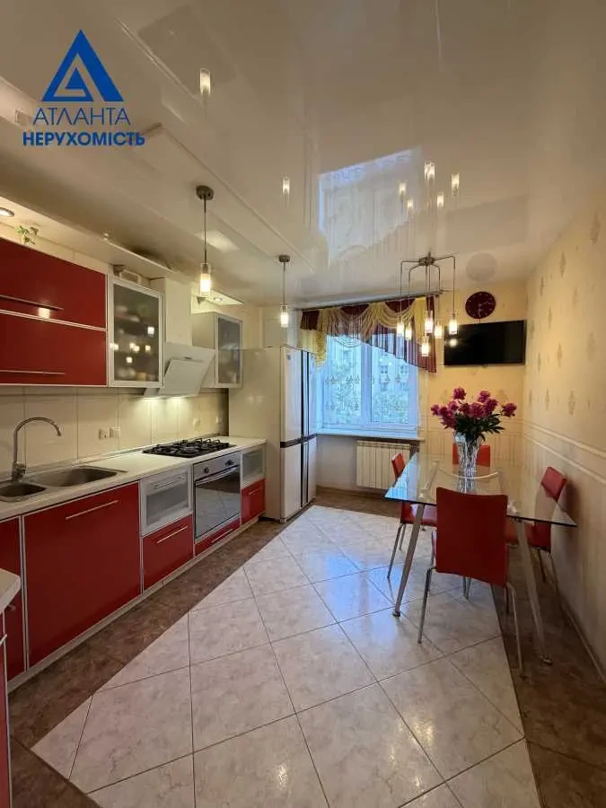 4-к квартира Луцьк, Шота Руставелі 10 10