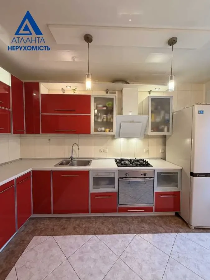 4-к квартира Луцьк, Шота Руставелі 10 12