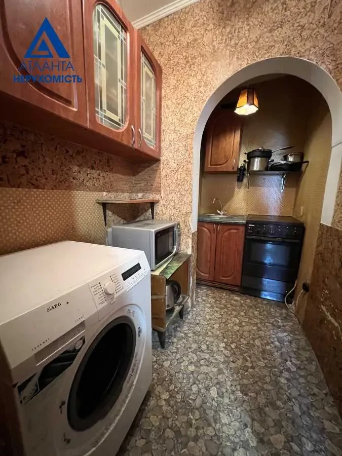 1-к квартира Луцьк, Відродження 22а 9