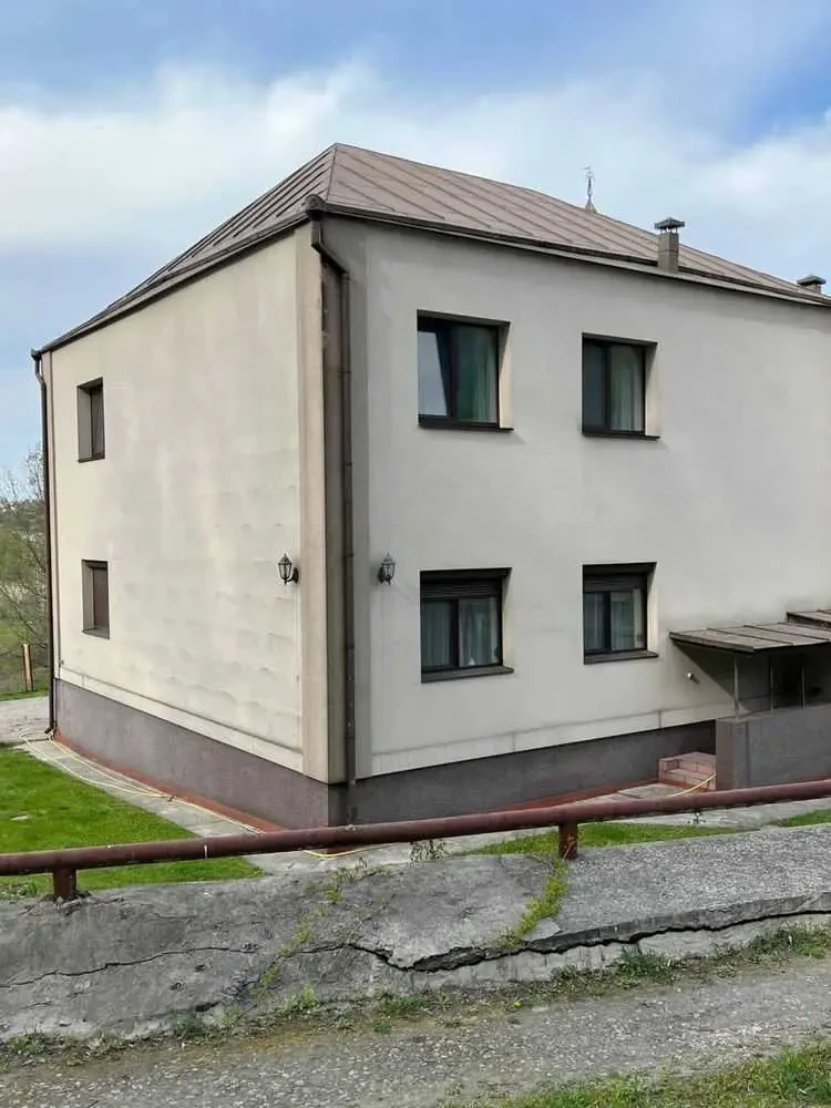 4-к будинок Обухівський, Жуківці, Шевченка 3