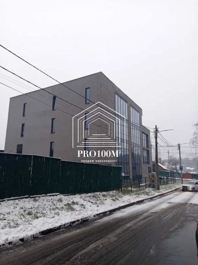 торгові площі Київ, Голосіївський, Валерія Лобановського 4