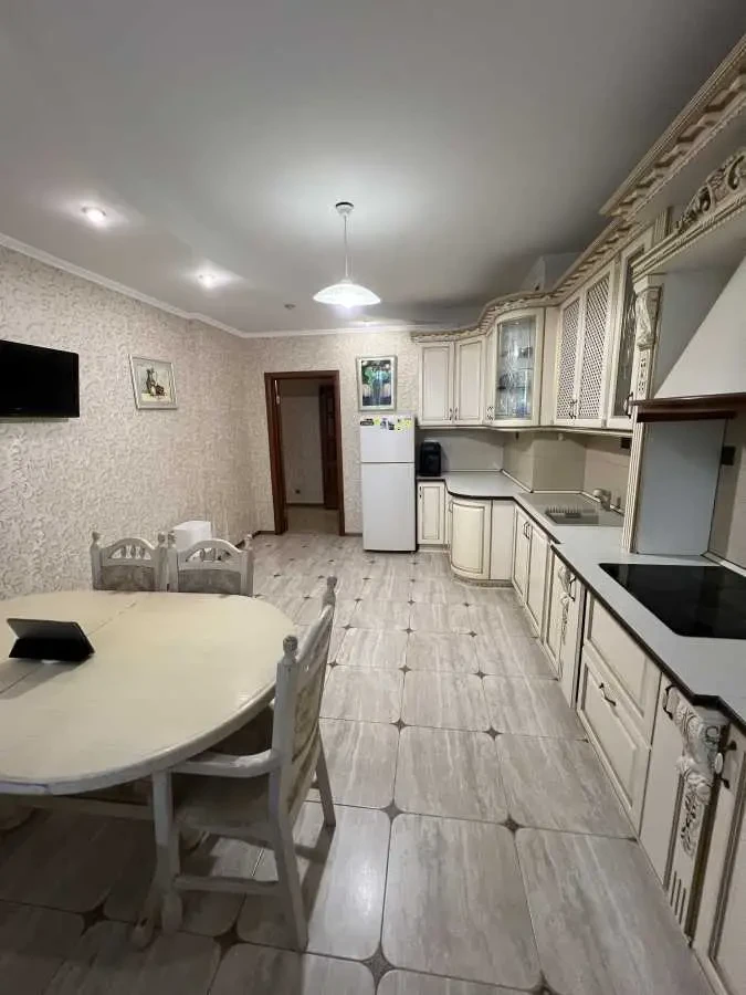 3-к квартира Київ, Голосіївський, Голосіївський 13А 2