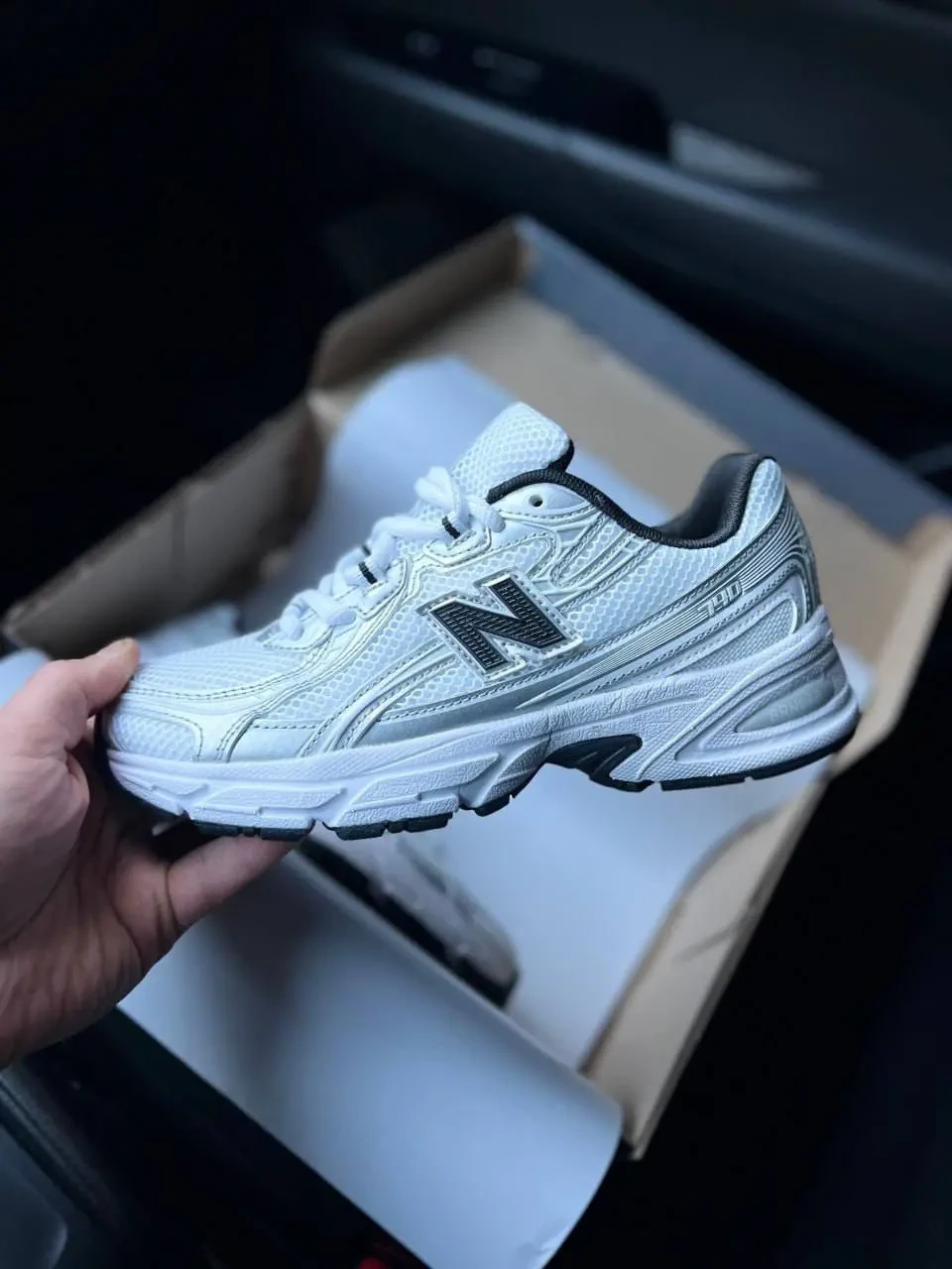 New Balance 740 White And Black Арт 21705 (Нью Беленс 704, унісекс)