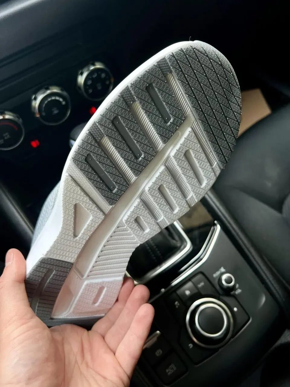 Кроссовки New Balance 687 арт 21507 (человечи,26 беленс, сетка) 3