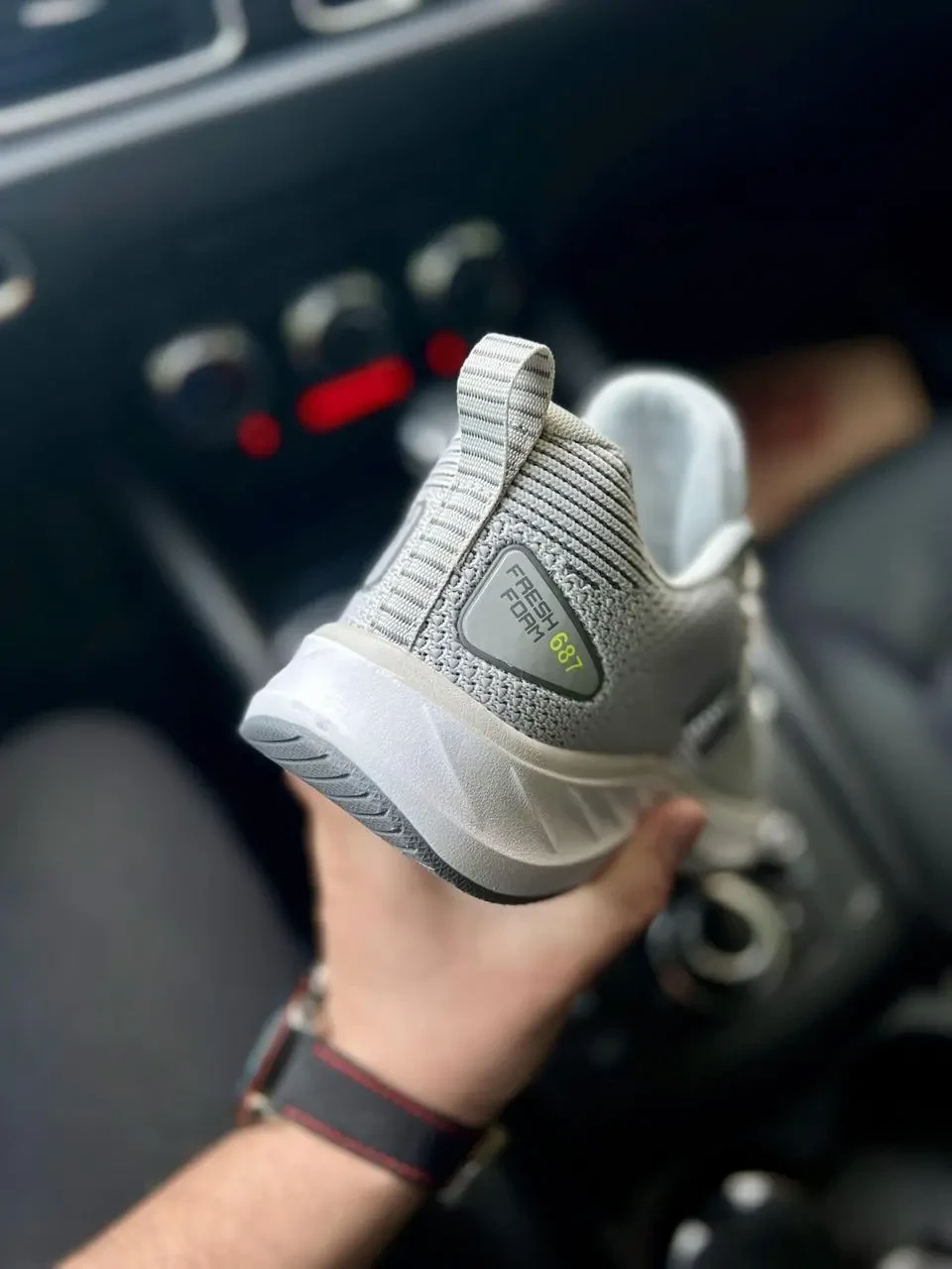 Кроссовки New Balance 687 арт 21507 (человечи,26 беленс, сетка) 4