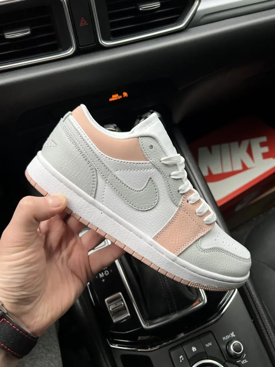 Кроссовки Nike Air Jordan 1 Low арт 21265 (найк, джордан, женские) 2