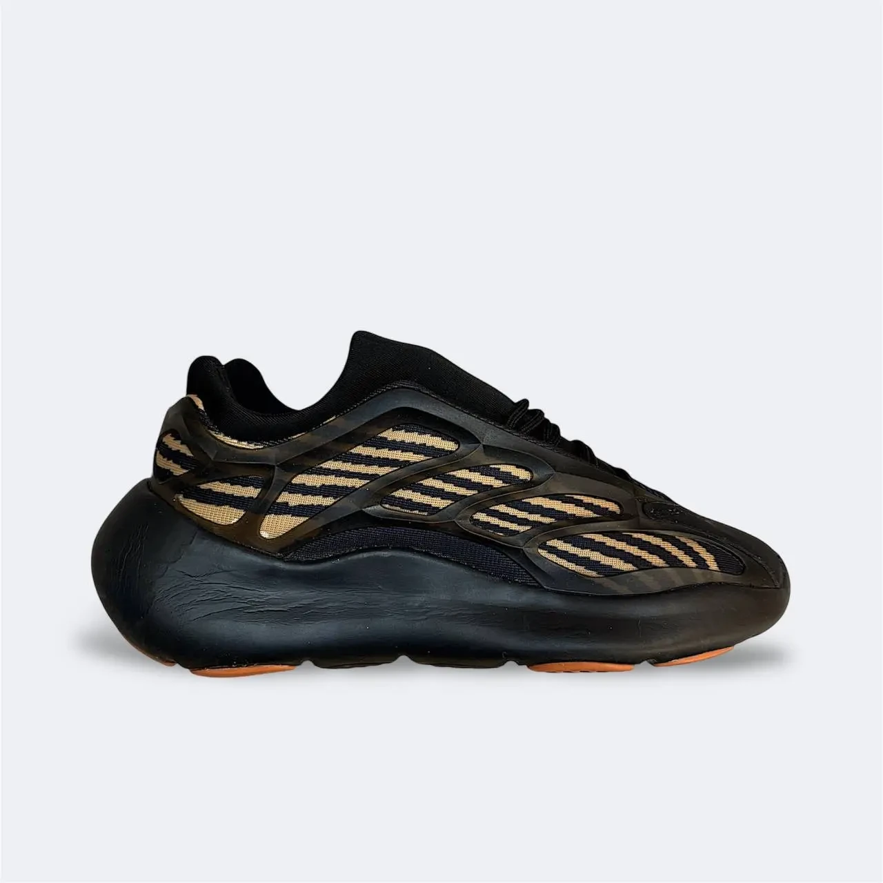 Кросівки Adidas Yeezy Boost 700 Black & Orange Арт 185 3