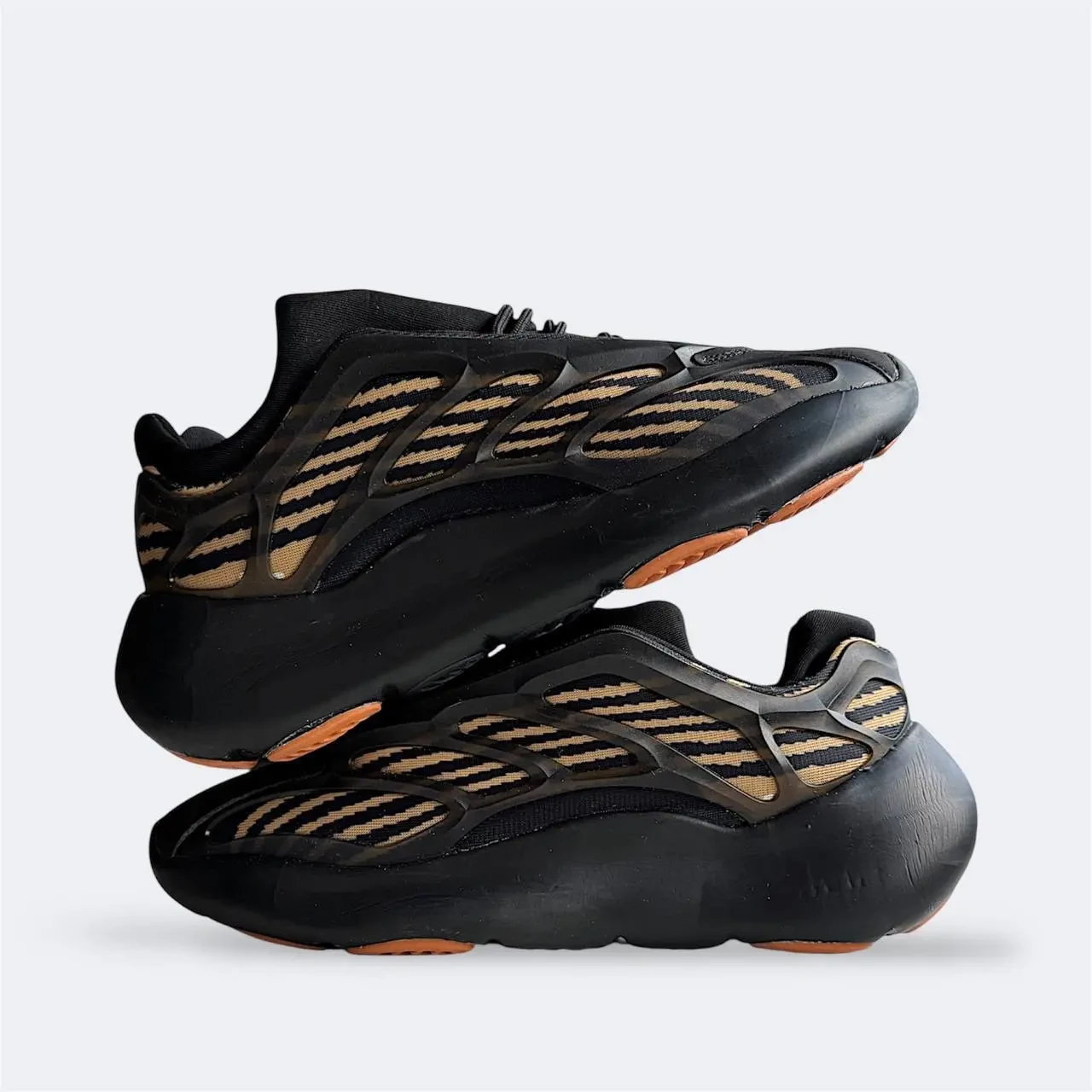 Кросівки Adidas Yeezy Boost 700 Black & Orange Арт 185 7