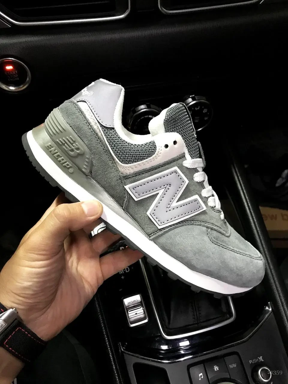 Кроссовки New Balance 574 арт 21359 (женские,26 беленс) 39