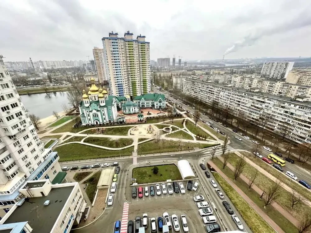 підземний паркінг Київ, Дніпровський, Юрія Шумського 1 4