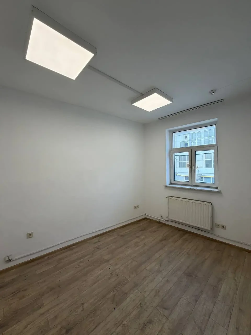Оренда будівлі 328 м.кв., в. Є. Лисика 6