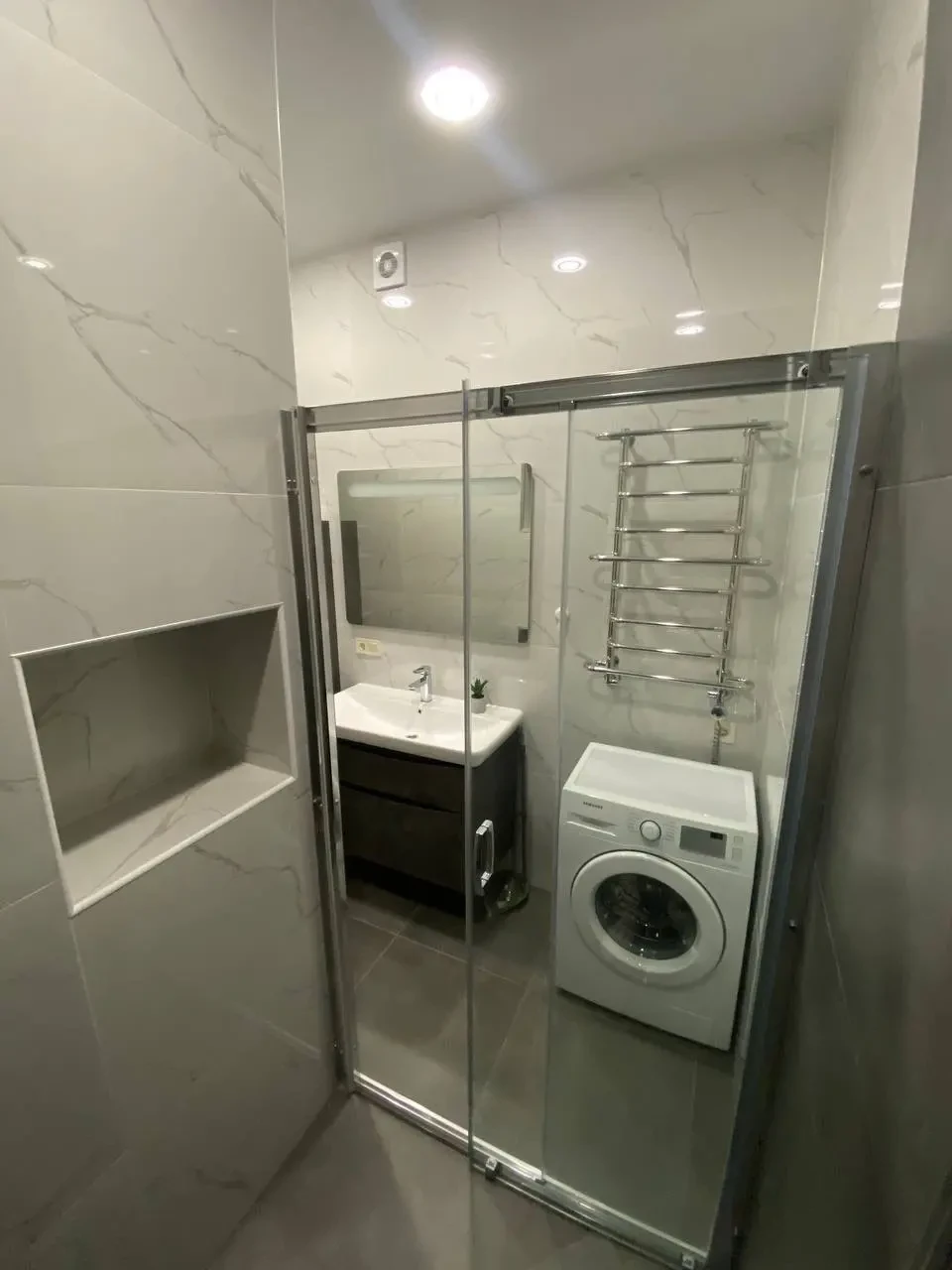 Оренда 2-кім. квартири 84 м.кв., в. Стрийська 3