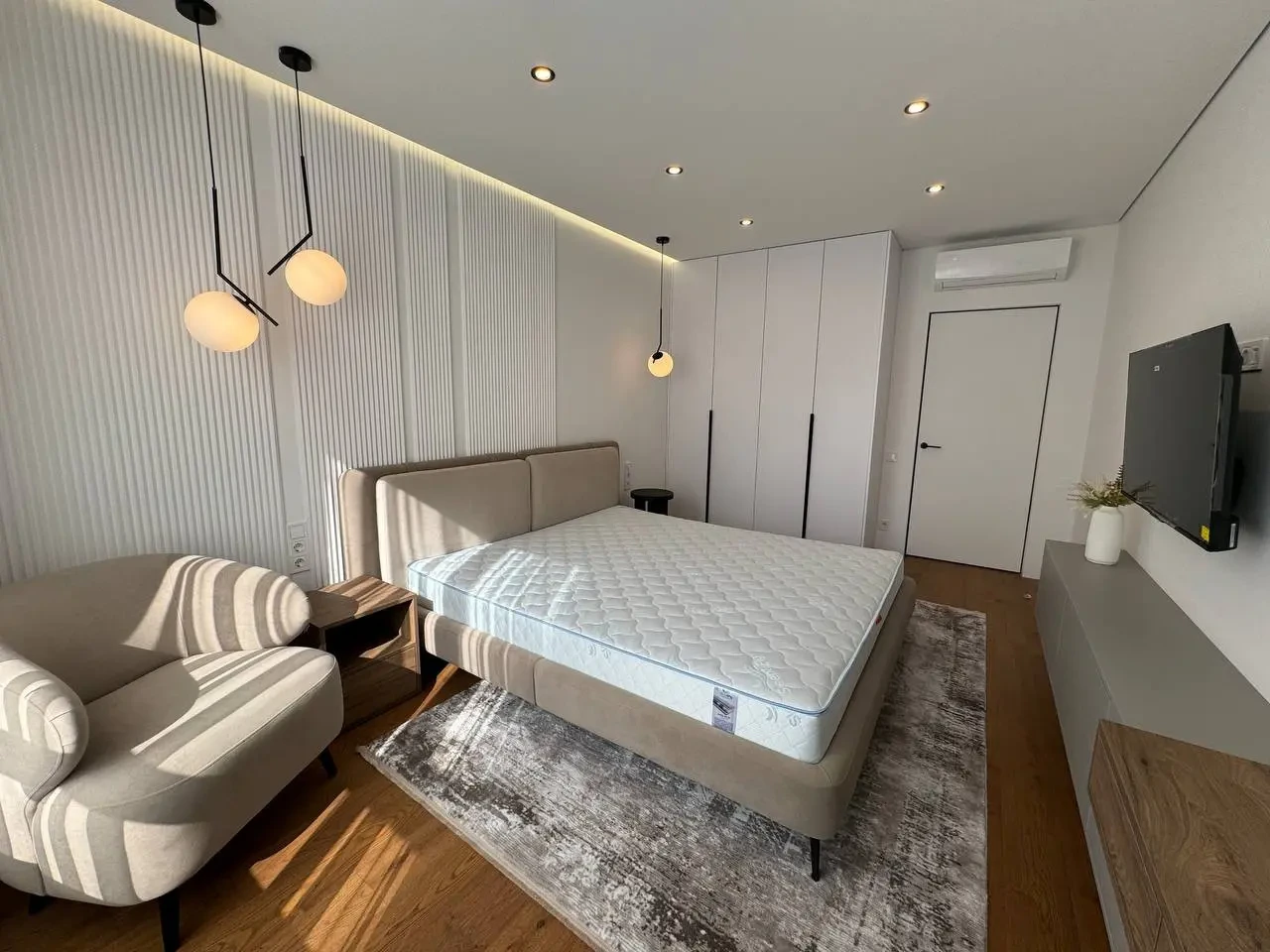 Оренда 2-кім. квартири 70 м.кв., в. Замарстинівська 7