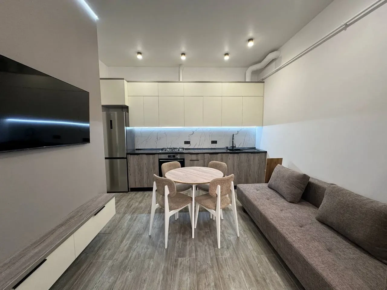 Оренда 1-кім. квартири 35 м.кв., в. академіка С. Єфремова 3