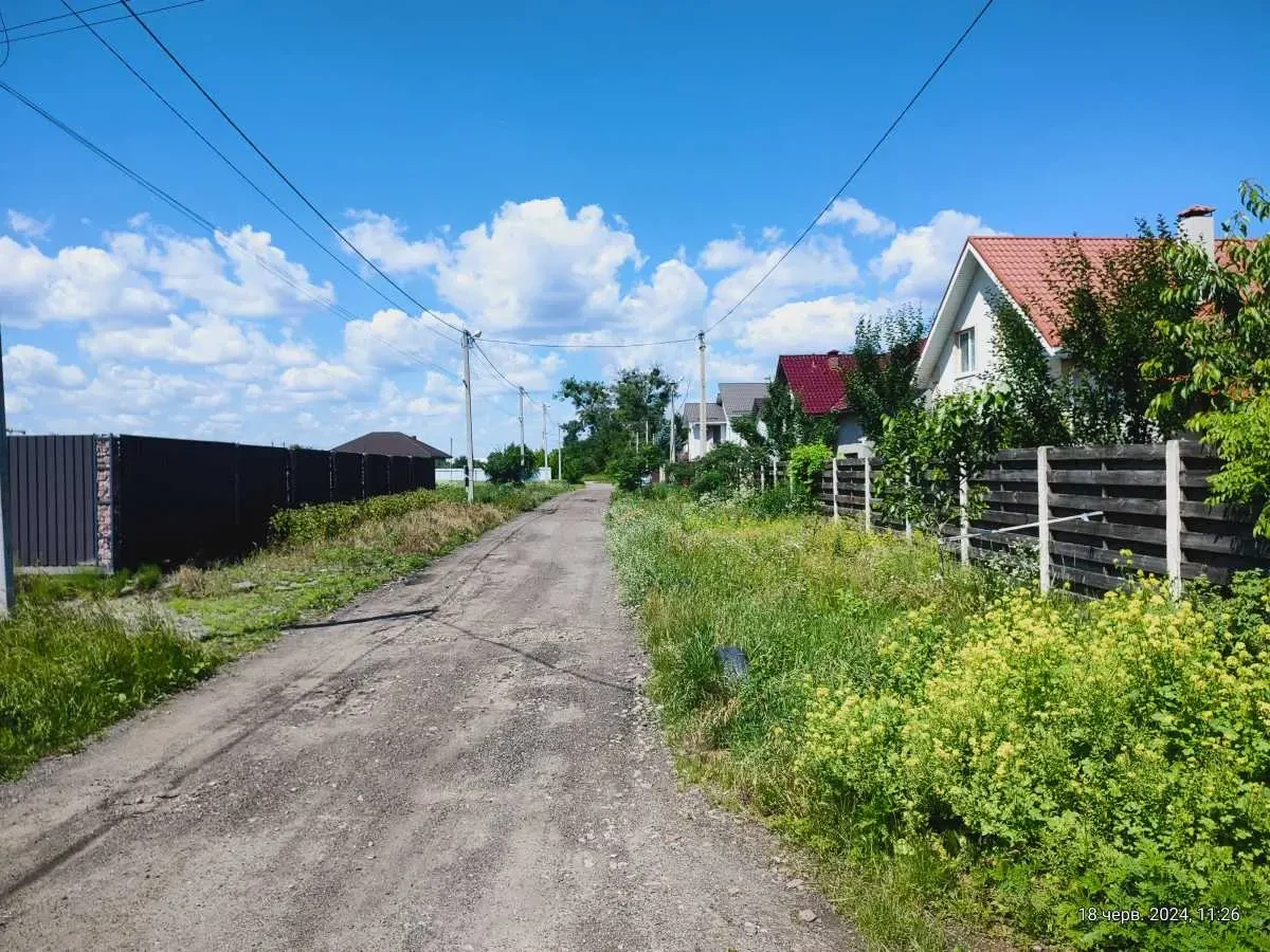 ділянка під житлову забудову Броварський, Погреби, Центральная 8