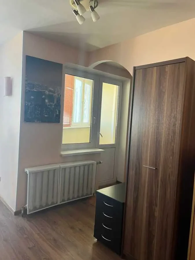 об’єкт сфери послуг Київ, Дарницький, Срібнокільська 22 16