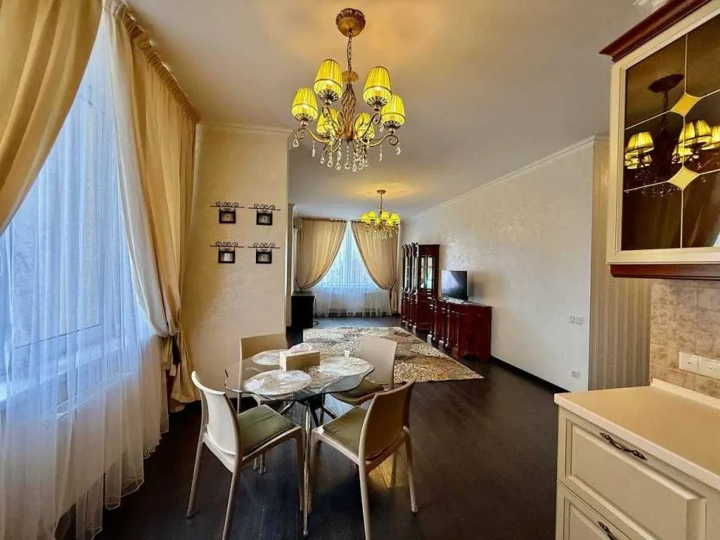 2-к квартира Київ, Шевченківський, Дмитрівська 80 3