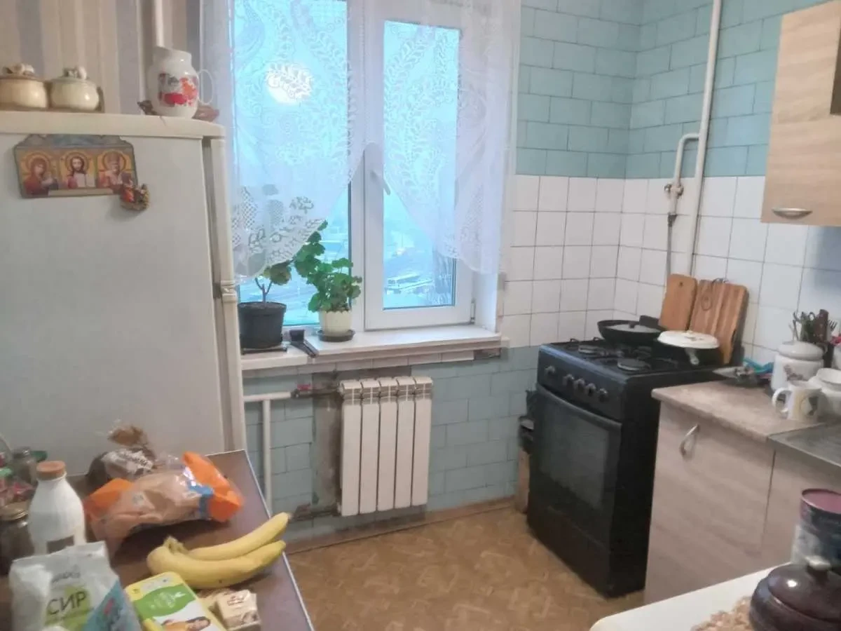 кімната Київ, Святошинський, Симиренка 5 2