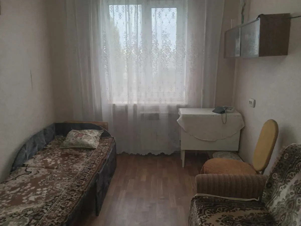 кімната Київ, Святошинський, Симиренка 5 3