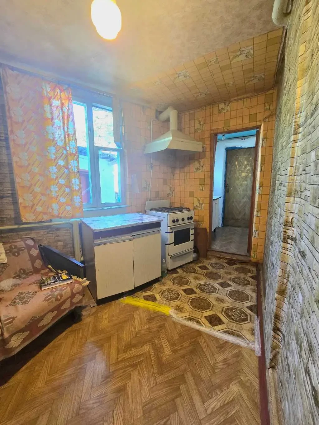 4-к будинок Білоцерківський, Біла Церква, Глиняна 10