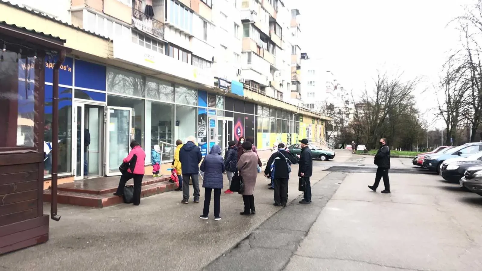торгові площі Київ, Голосіївський, Голосіївський 114 12