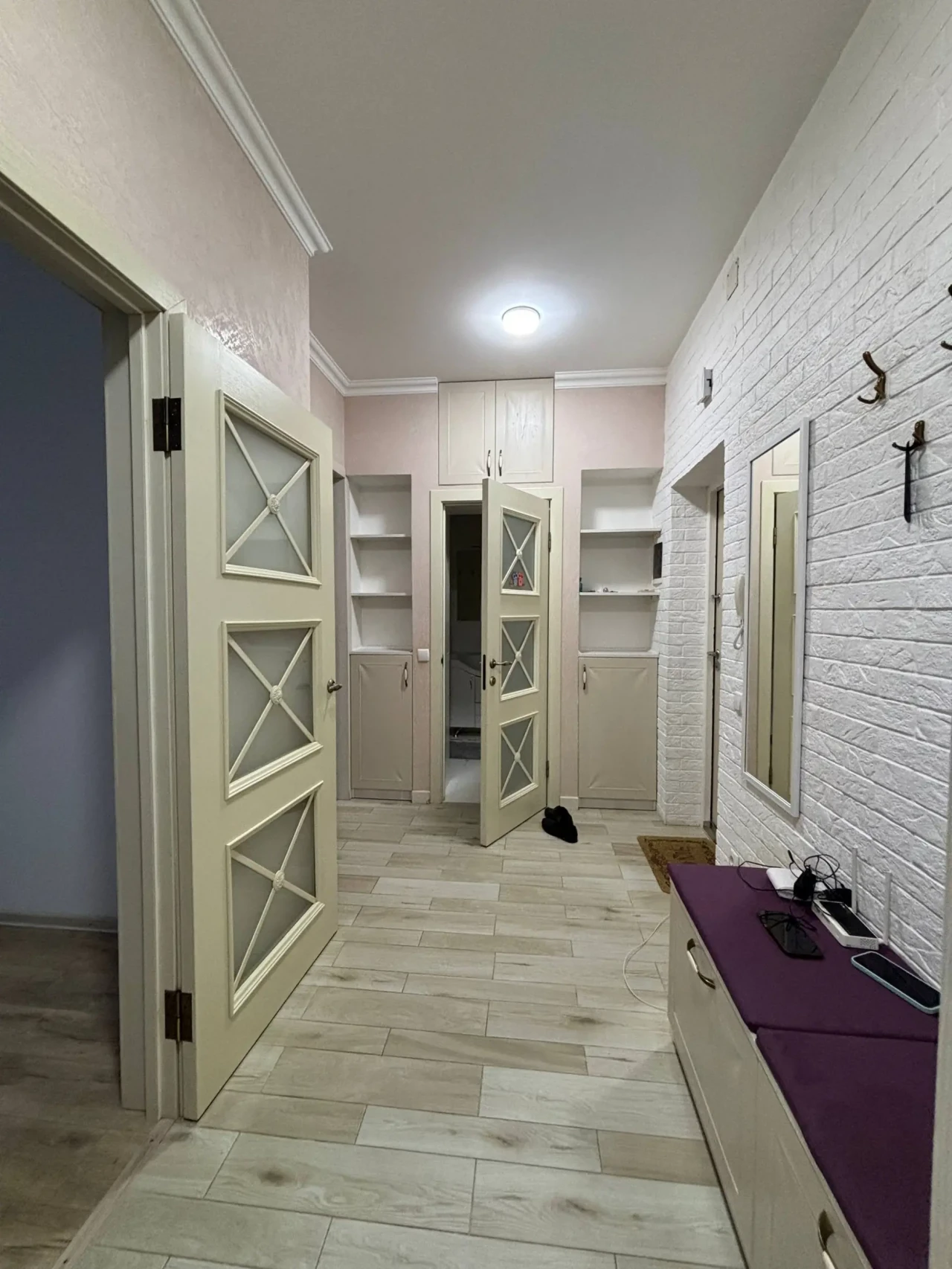 Оренда 2-кім. квартири 70 м.кв., в. Яцкова 8
