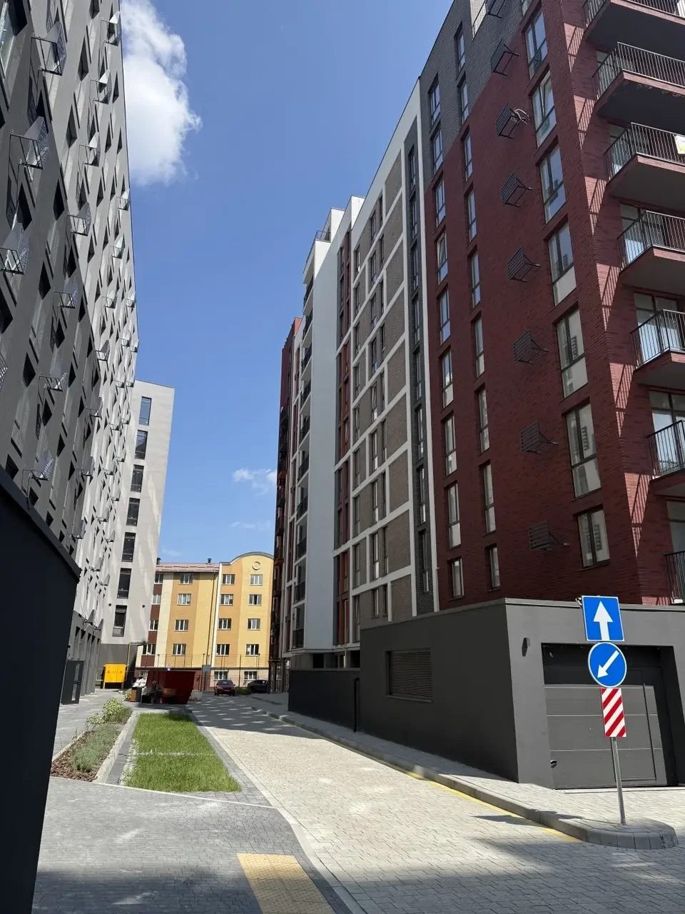 Продаж 1 кімнатної квартири вул. Лемківська 5