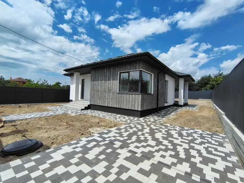 3-к будинок Фастівський, Путрівка, Короленка 2