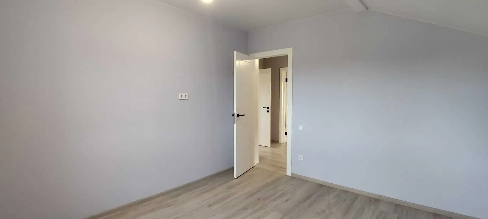4-к будинок Вишгородський, Лютіж, Патріотів 24