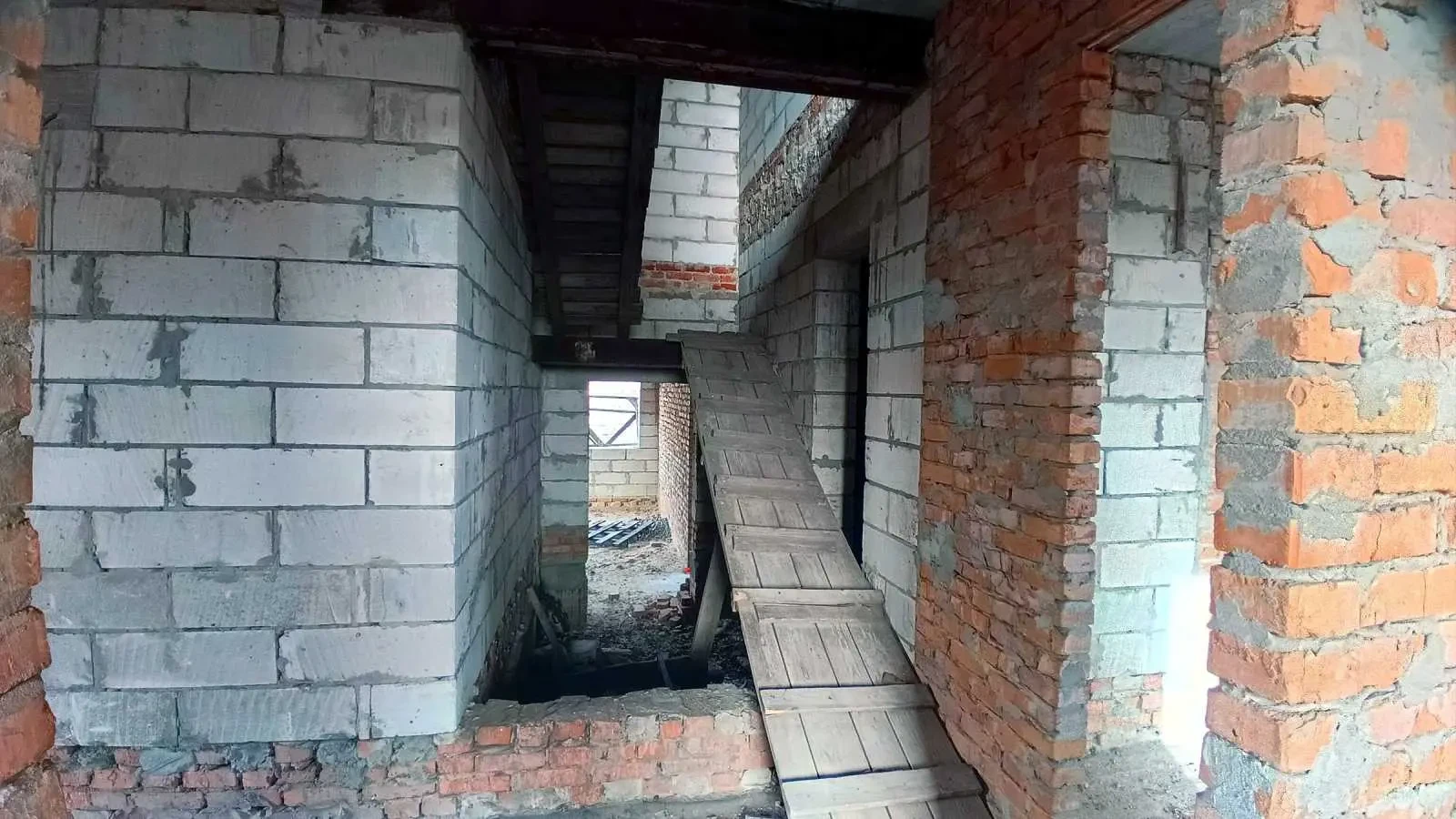 6-к будинок Бучанський, Березівка, полевая 12
