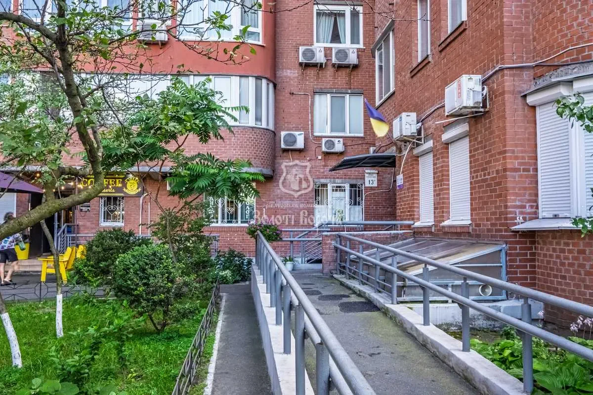 3-к квартира Київ, Дарницький, Анни Ахматової 13д 23