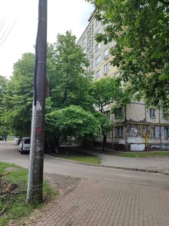 кімната Київ, Голосіївський, Лятошинського 4А 2