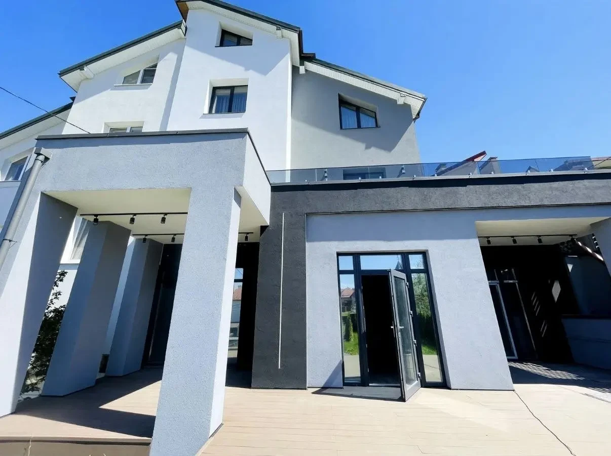 Оренда 5-кім. будинку 260 м.кв., в. бічна Львівська 3