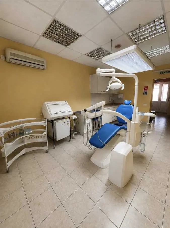 об’єкт сфери послуг Чернігів, Новозаводской, Улица Незалежності 56 2