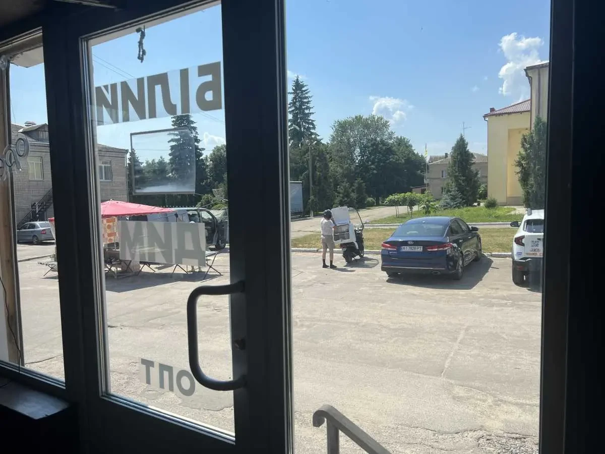торгові площі Обухівський, Ржищів, Ярмаркова 1 5