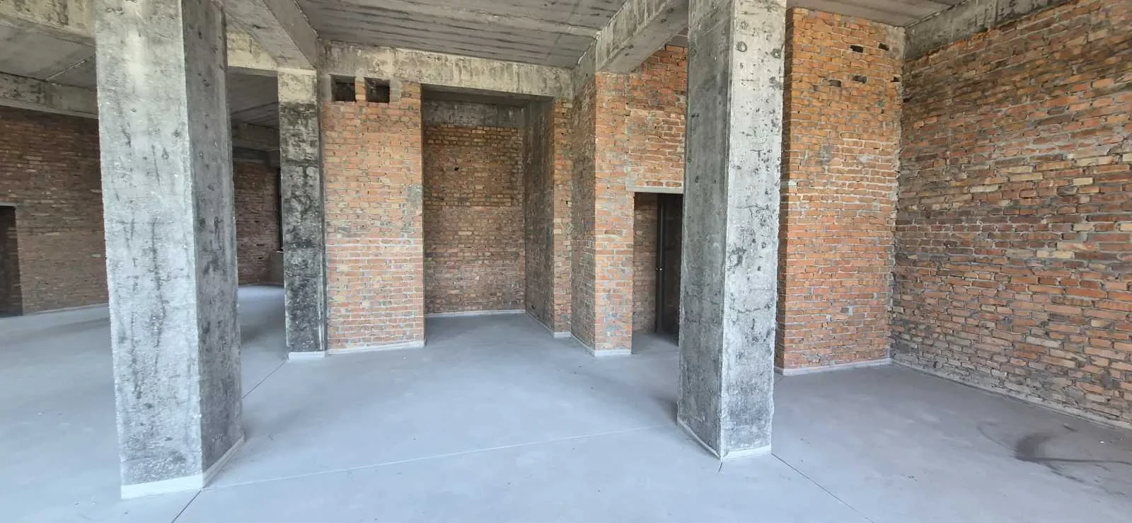 торгові площі Бориспільський, Бориспіль, Київський шлях 102 5