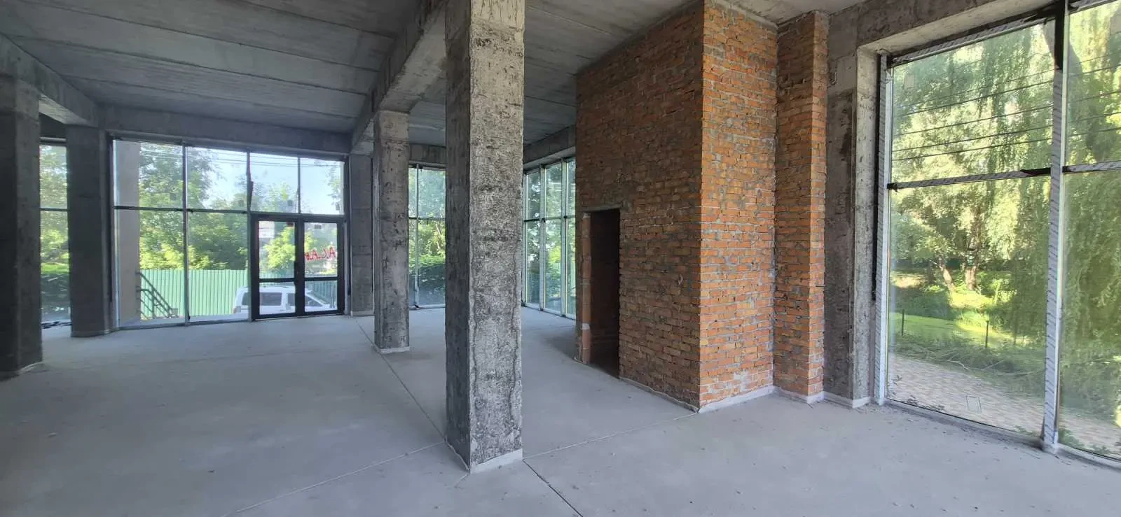 торгові площі Бориспільський, Бориспіль, Київський шлях 102 15