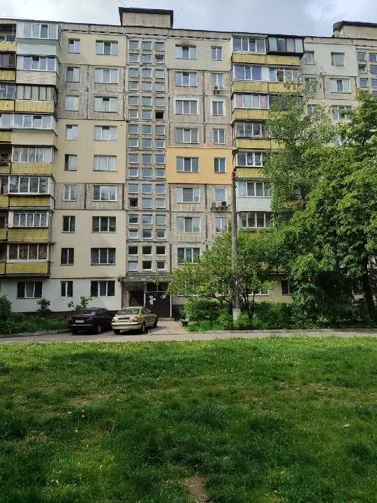 кімната Київ, Голосіївський, Лятошинського 4А 6