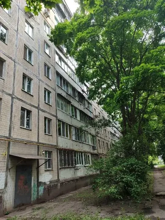 кімната Київ, Голосіївський, Лятошинського 4А 4