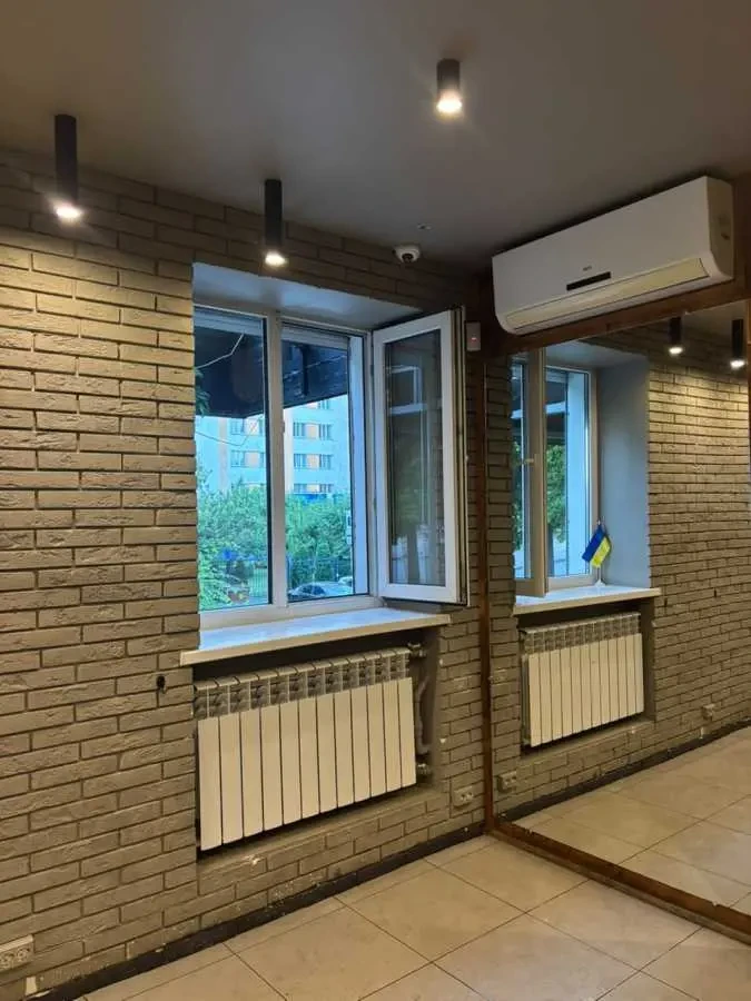 торгові площі Київ, Солом`янський, Ушинського 1 6