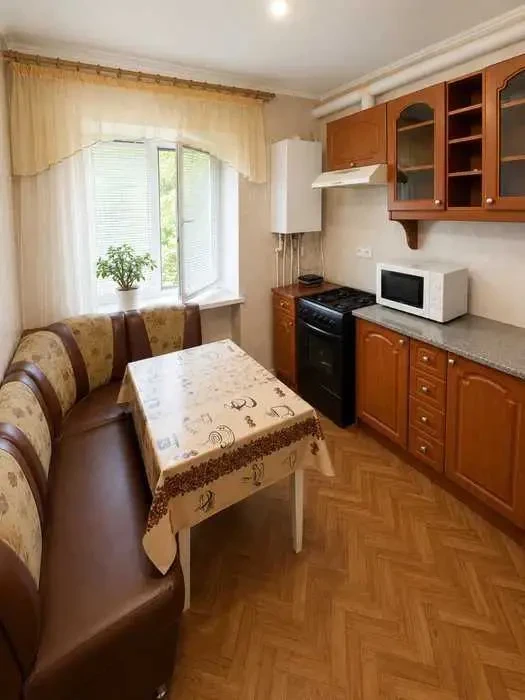2-к квартира Білоцерківський, Пшеничне, Леніна 8