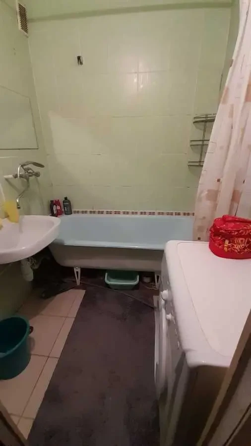 кімната Київ, Дарницький, Ревуцького 13