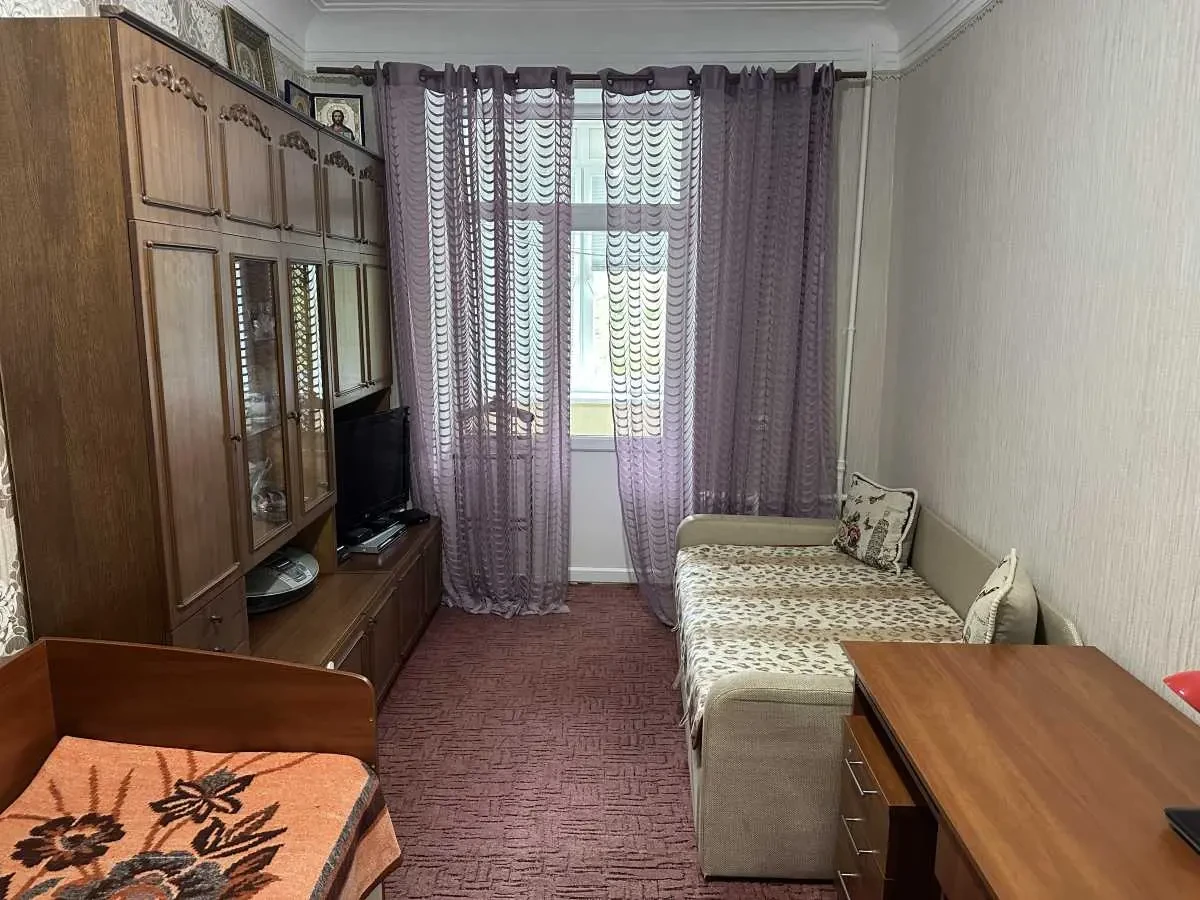 кімната Київ, Шевченківський, Кирпоноса 12 9