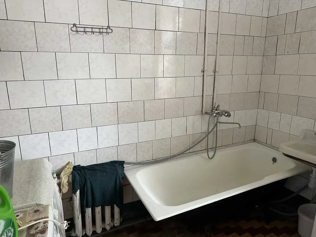 кімната Київ, Шевченківський, Кирпоноса 12 21