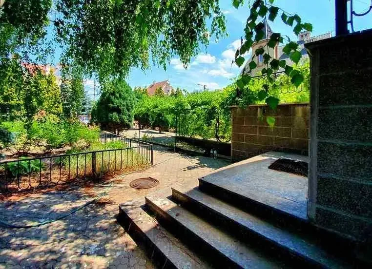 4-к будинок Дніпро, Центральний, Латвийская 2