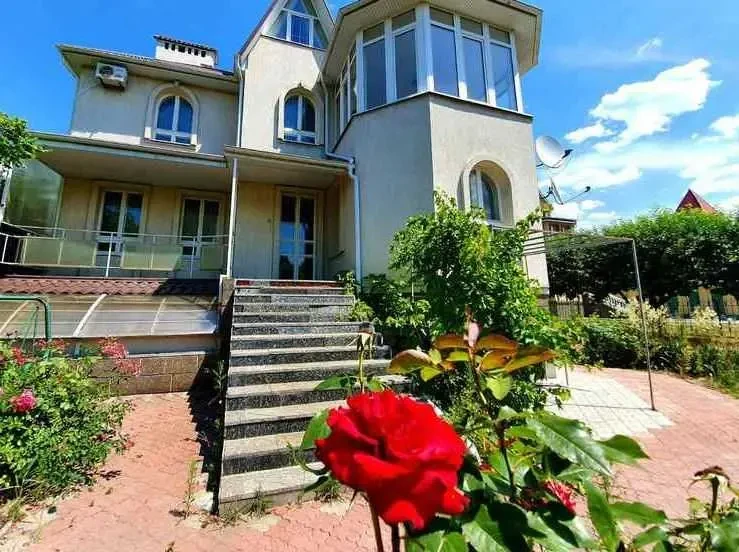 4-к будинок Дніпро, Центральний, Латвийская