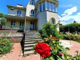 4-к будинок Дніпро, Центральний, Латвийская